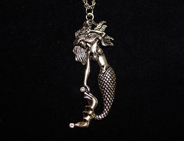 Dancing mermaid detail